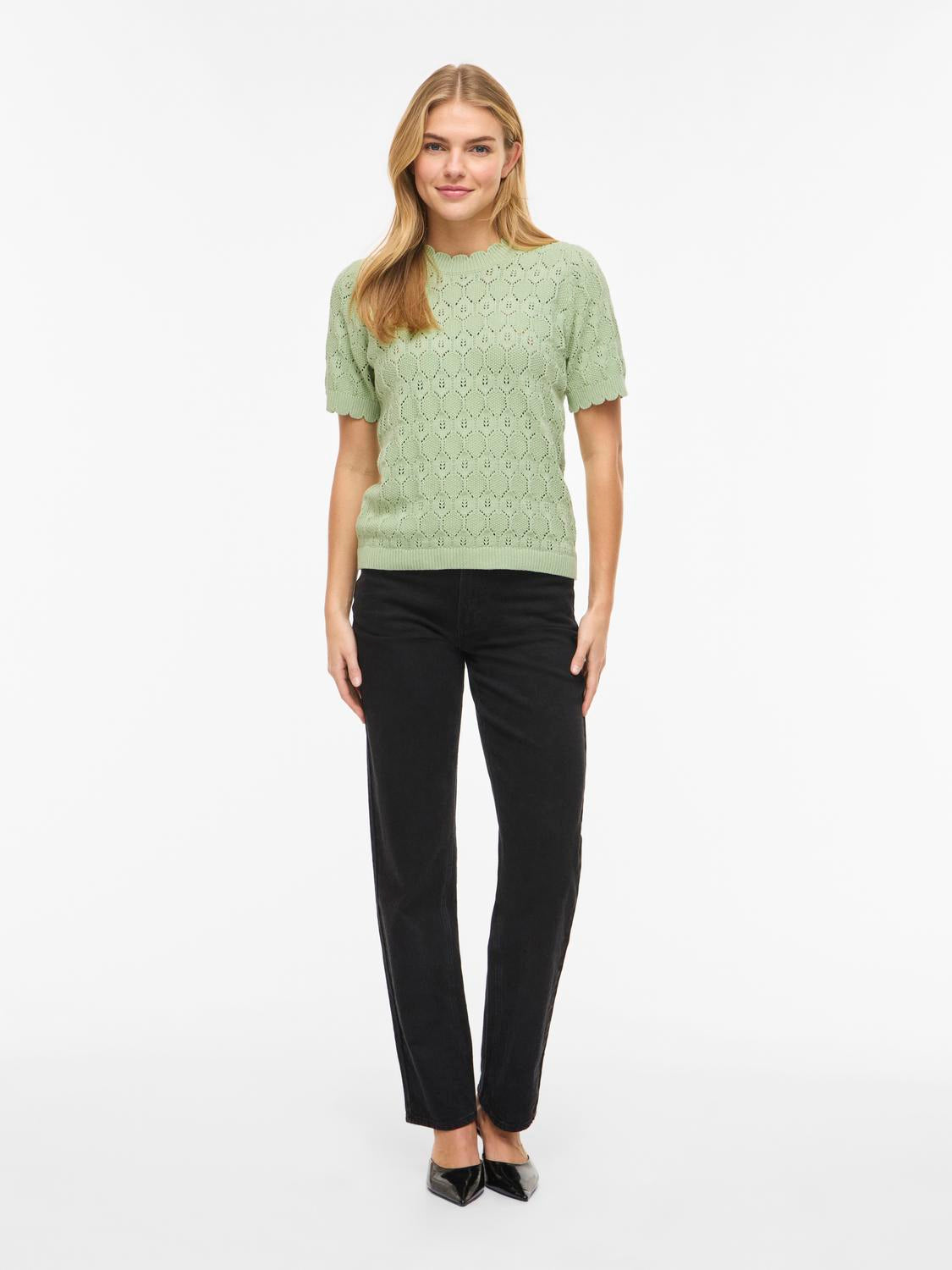 model_shot-front_full